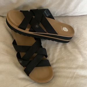 Yellow box women’s sandals size 9 Brand new